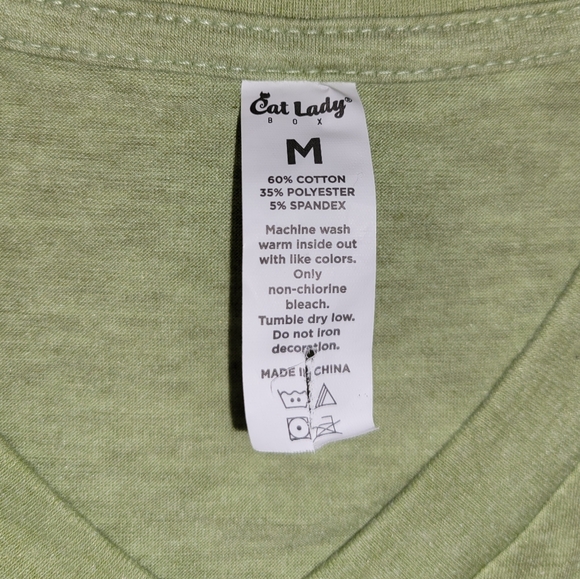 "It's A Beautiful Day To Stay Home With My Cat" Tee Green & Yellow Size Medium - Picture 3 of 7